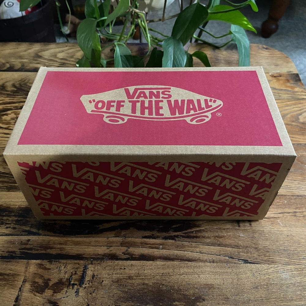 Vans - Picture 1 of 3